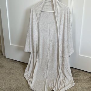 Like New Lululemon Sage Scarf- heathered light grey